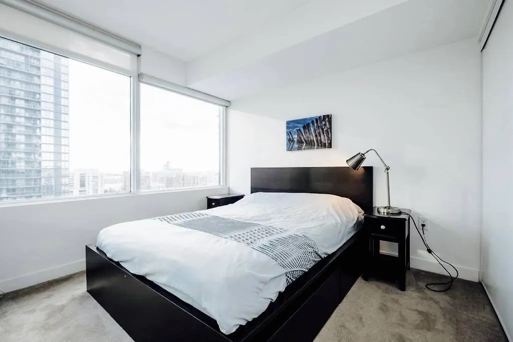 Apartmán 1B/1Ba Corner Lake View Condo Toronto Kanada
